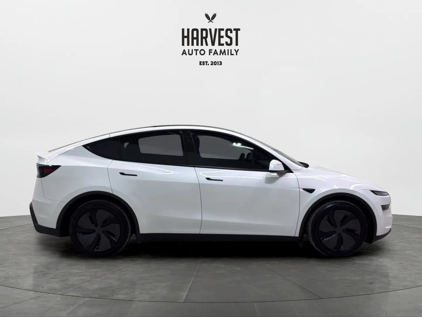 Used 2026 Tesla Model Y AWD image 8