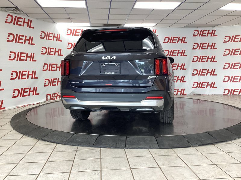 New 2026 Kia Sorento S w/ S Panoramic Sunroof Package FWD image 5