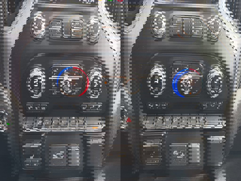 Used 2019 GMC Sierra 1500 SLT w/ SLT Convenience Package image 34