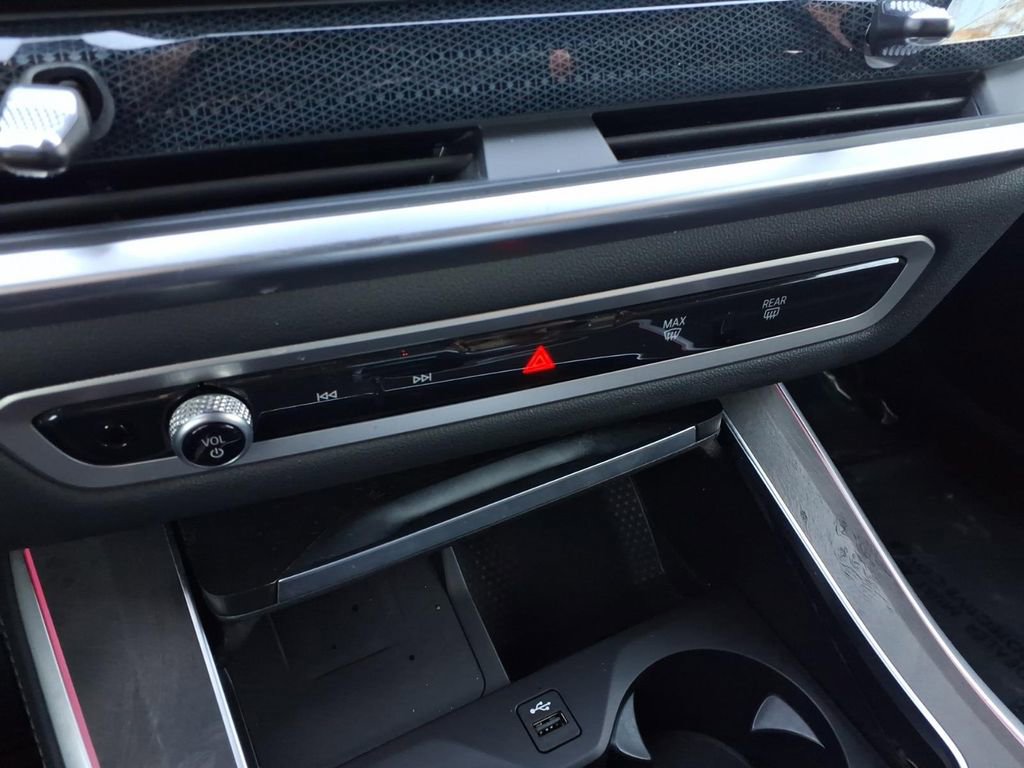 Used 2024 BMW X5 xDrive40i w/ Premium Package image 12