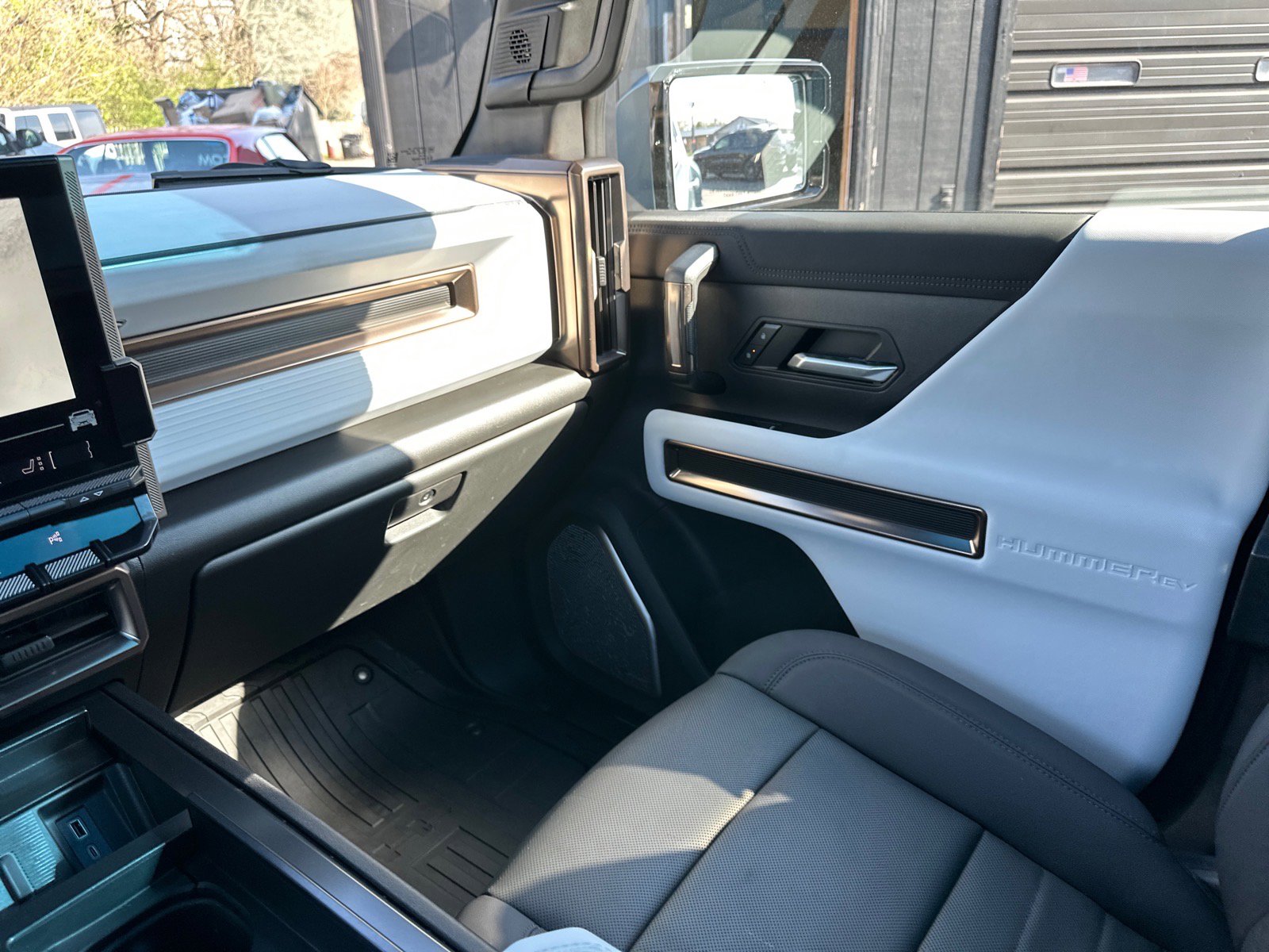 Used 2024 GMC Hummer EV 3X w/ Omega Edition AWD/4WD image 44