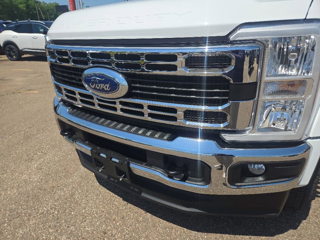 Used 2023 Ford F450 XLT AWD/4WD image 9
