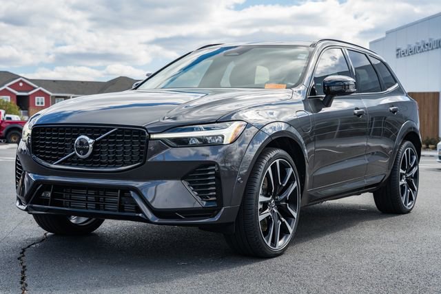 Used 2024 Volvo XC60 T8 Ultimate w/ Protection Package Premier image 3