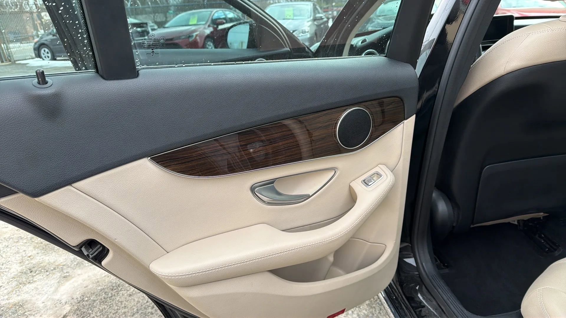 Used 2018 Mercedes-Benz C 300 Sedan w/ Premium Package image 28