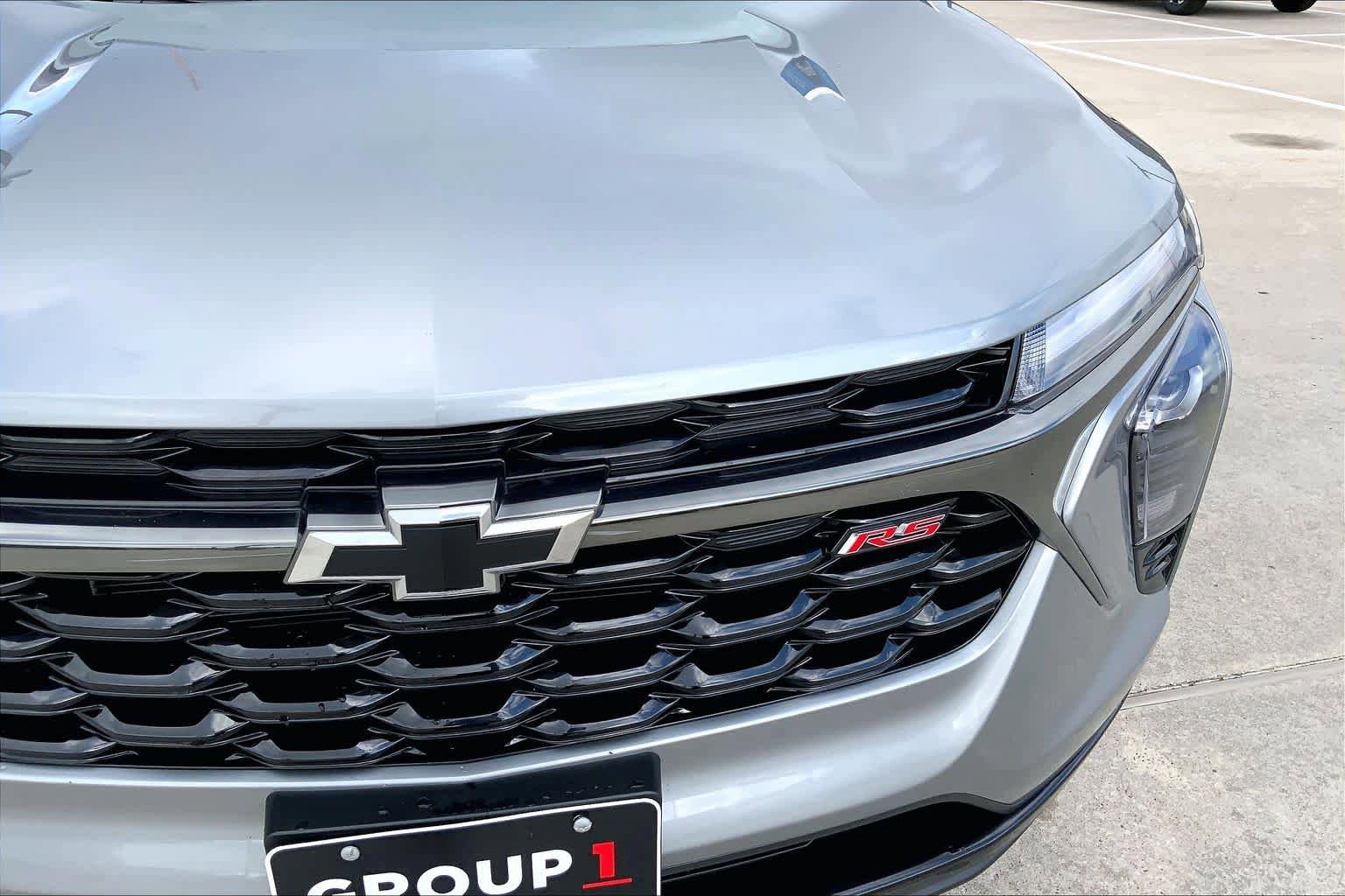 Used 2025 Chevrolet Trax RS w/ Sunroof Package FWD image 30