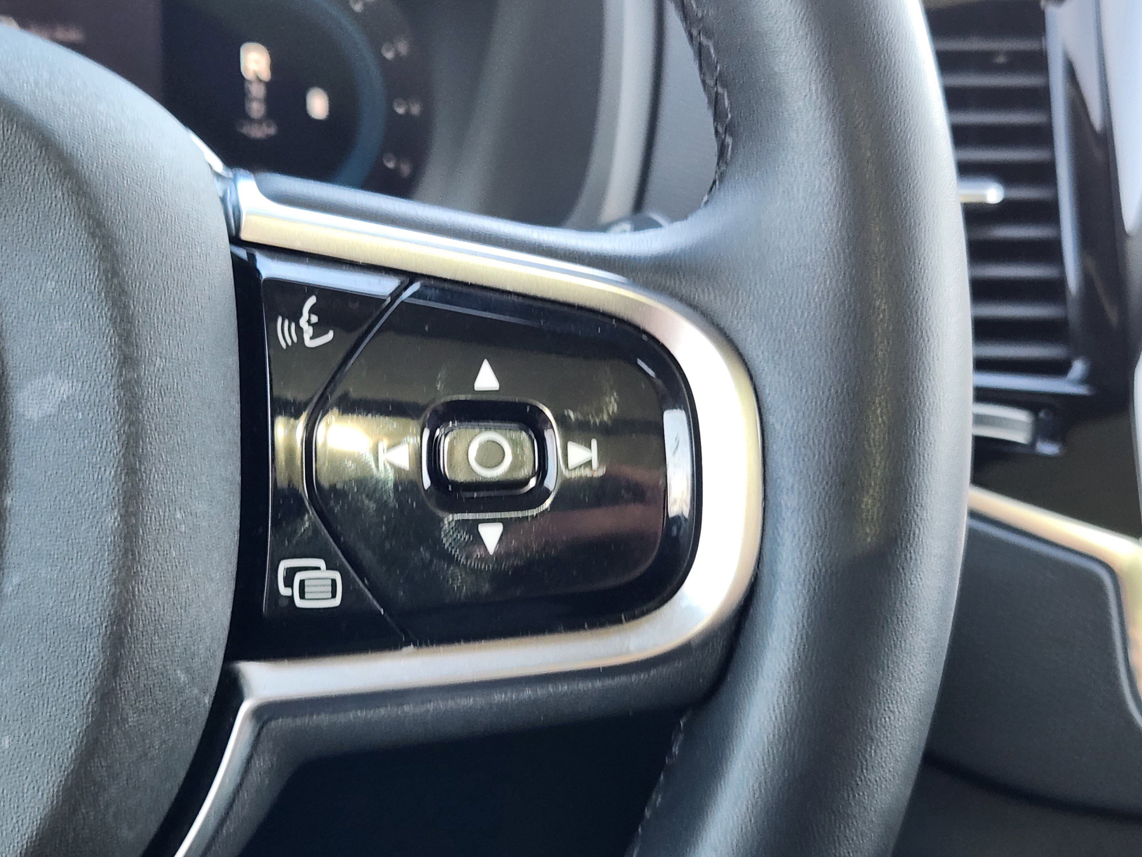 Used 2024 Volvo XC90 B5 Plus image 31