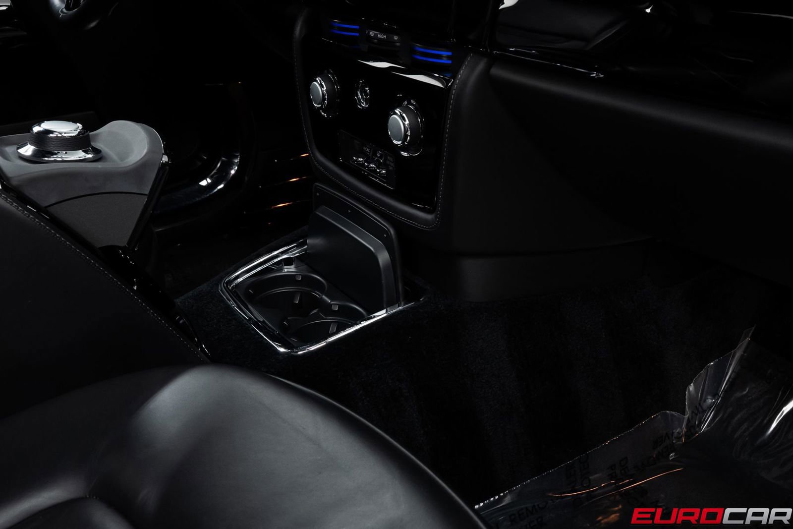 Used 2010 Rolls-Royce Phantom Coupe image 30