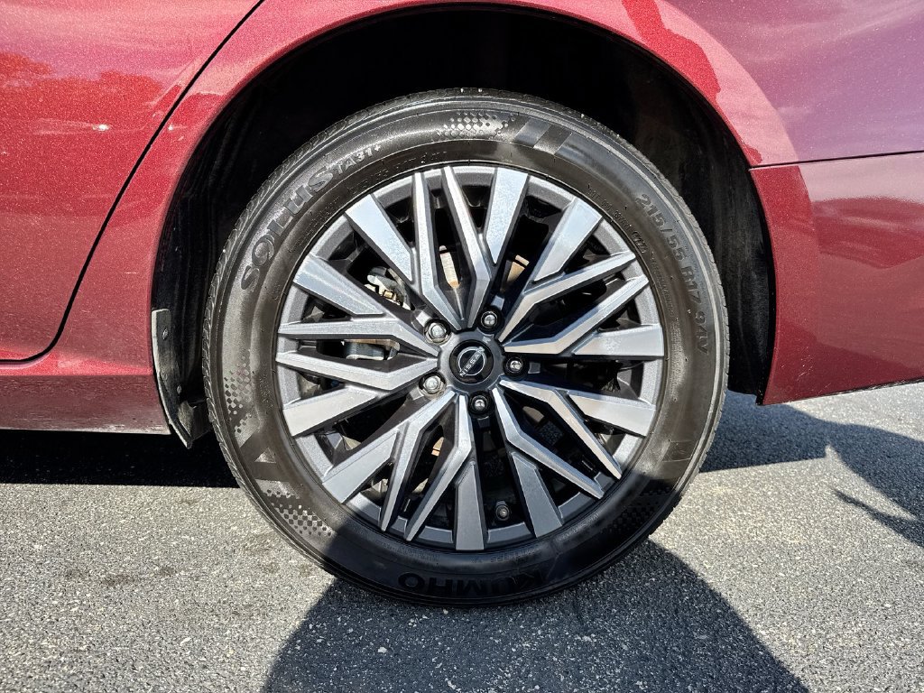 Used 2025 Nissan Altima 2.5 SV AWD/4WD image 26