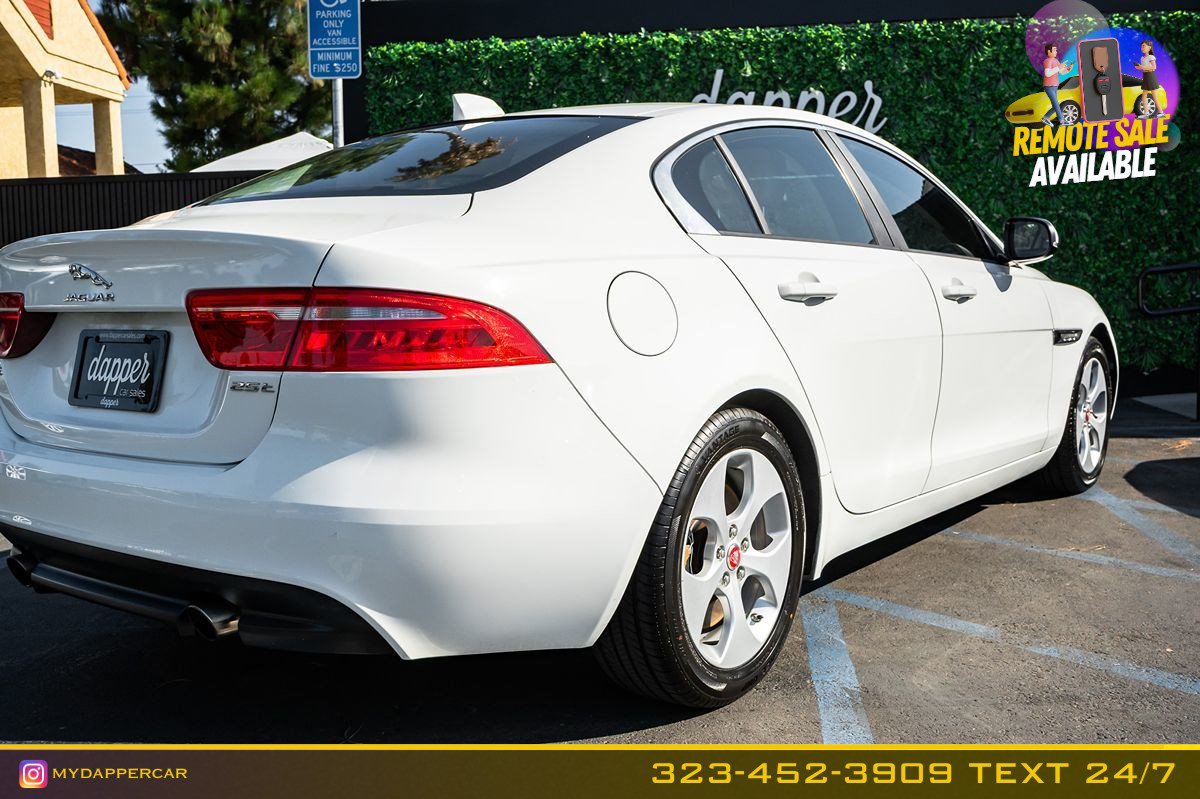 Used 2018 Jaguar XE RWD image 7