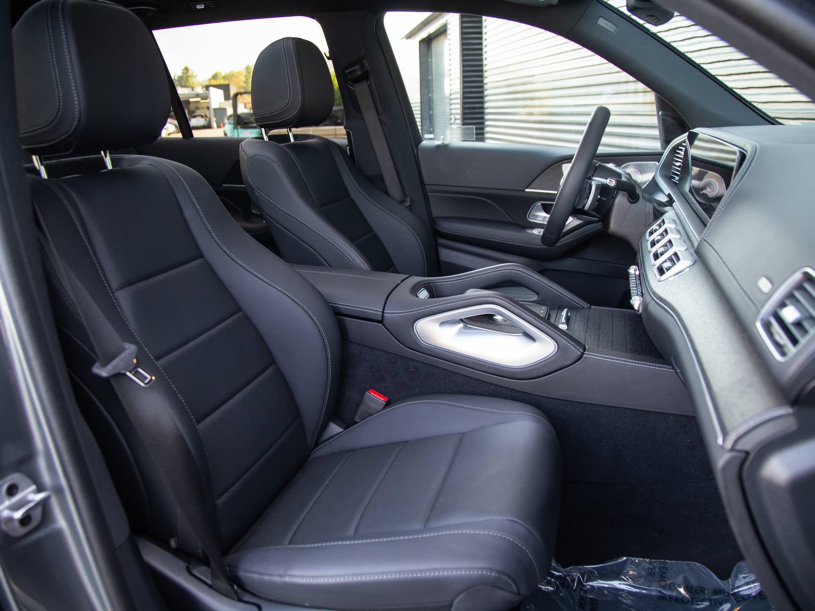 Used 2024 Mercedes-Benz GLS 450 4MATIC image 31