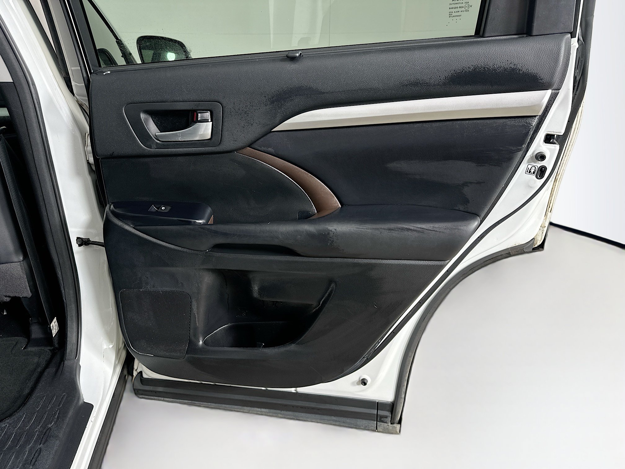 Used 2018 Toyota Highlander XLE FWD image 32
