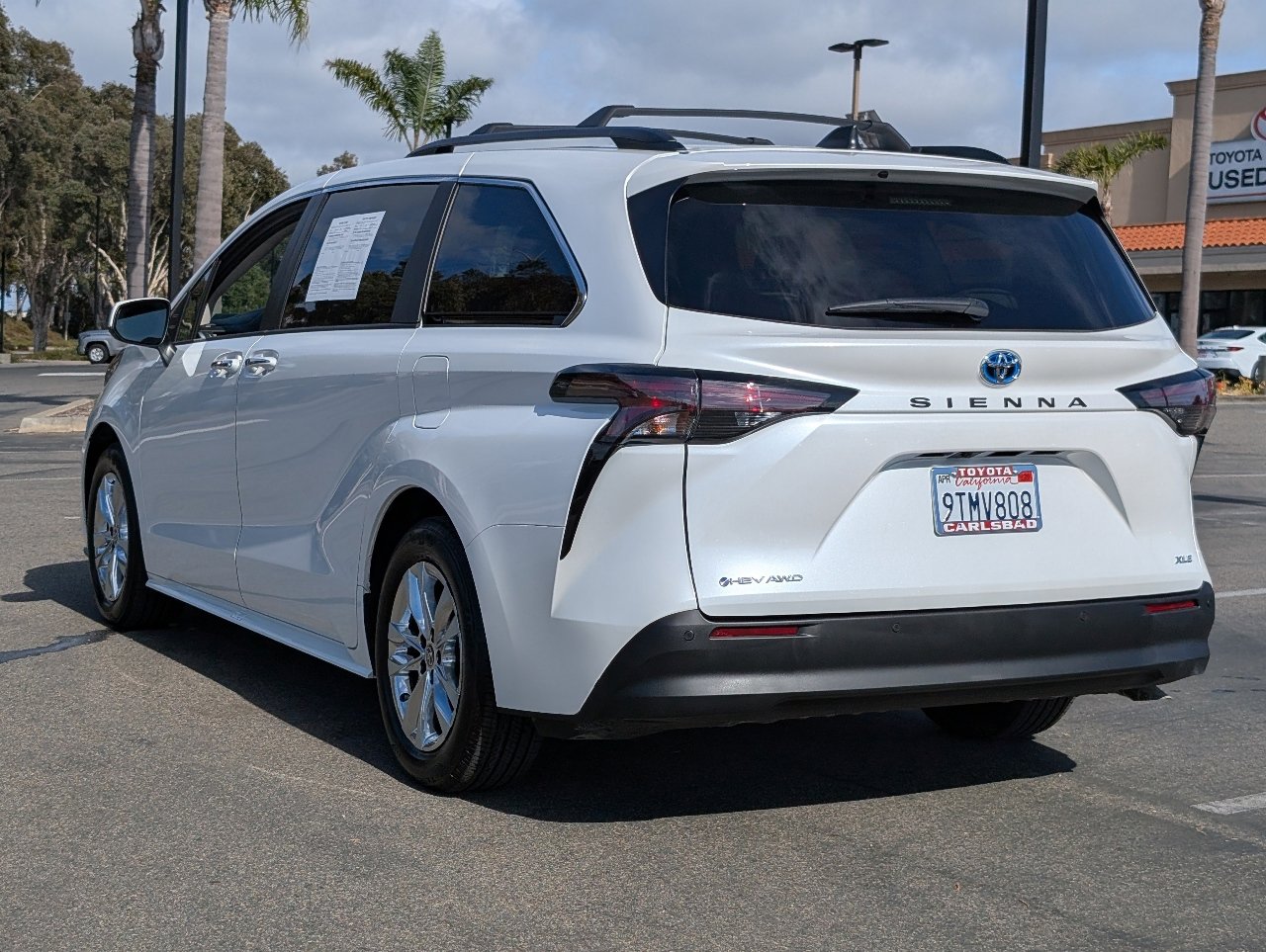 Used 2025 Toyota Sienna XLE w/ XLE Plus Package image 13