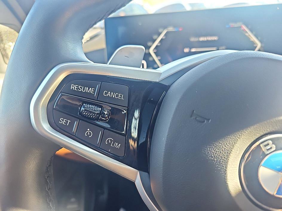 Used 2025 BMW 330i Sedan w/ M Sport Package image 22