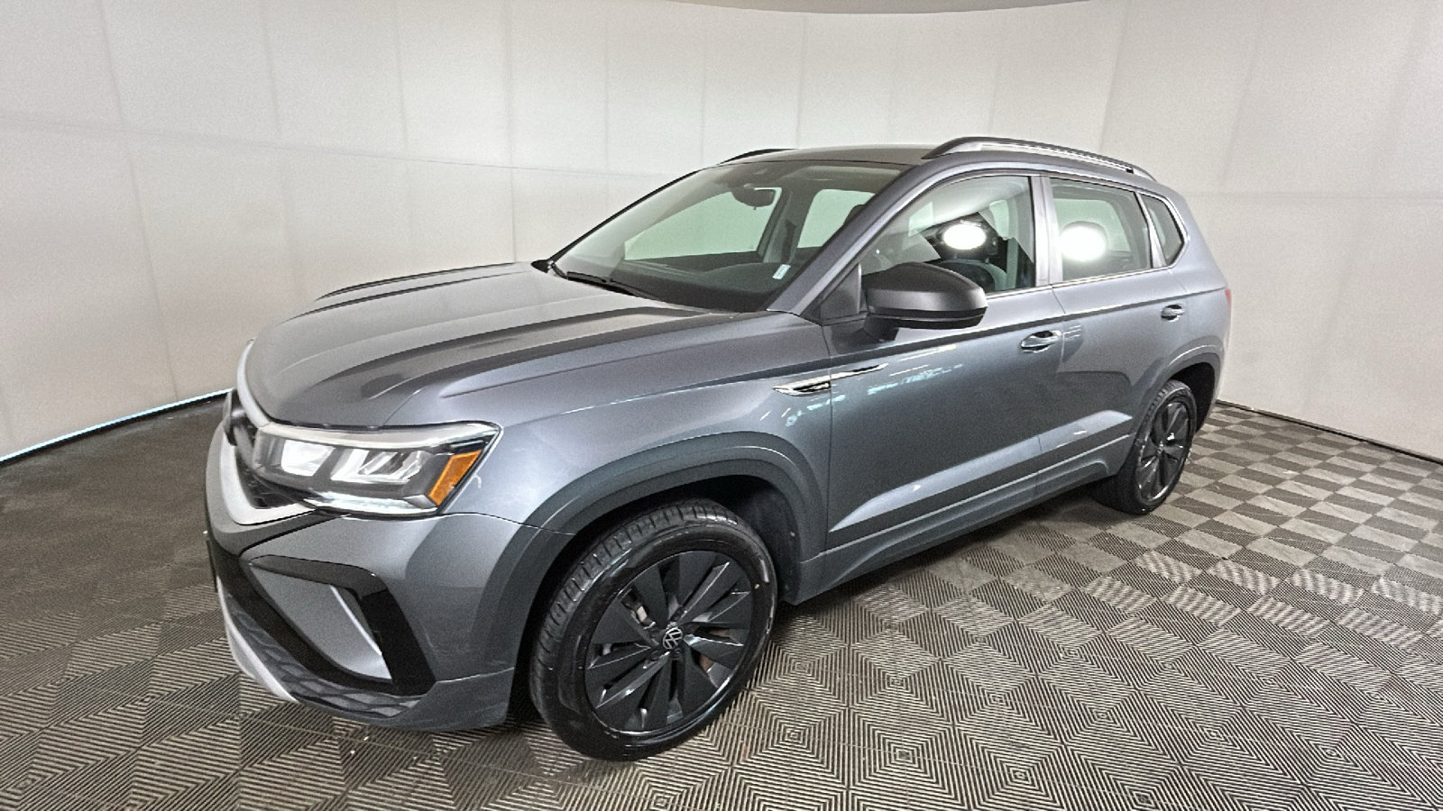 Used 2024 Volkswagen Taos S FWD image 6