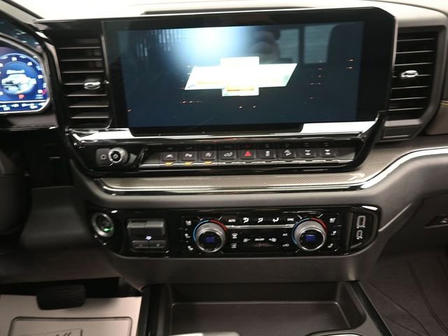Used 2023 Chevrolet Silverado 1500 ZR2 image 10