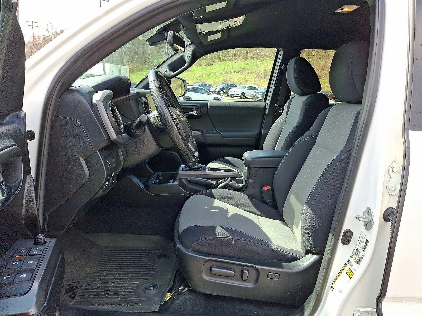 Used 2021 Toyota Tacoma TRD Sport w/ Technology Package image 13