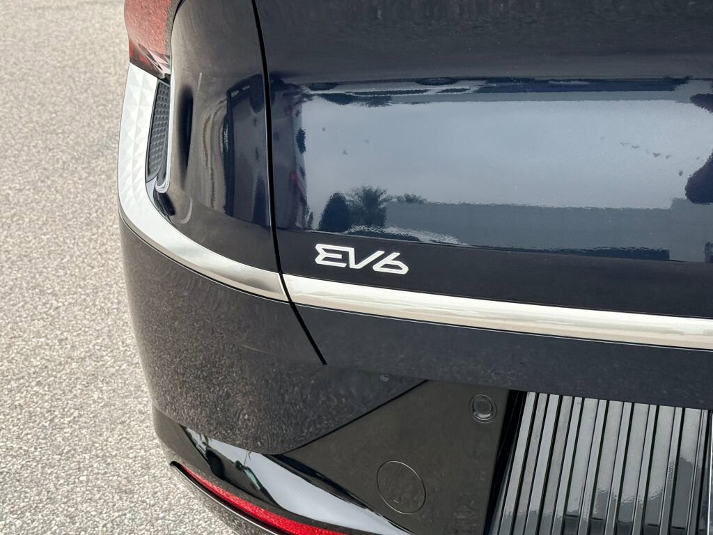Used 2024 Kia EV6 Wind image 11