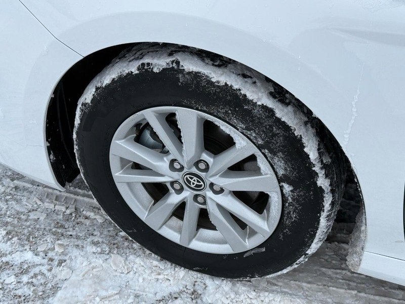 Used 2025 Toyota Camry LE image 10