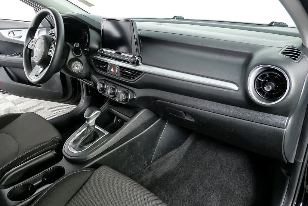 Used 2024 Kia Forte LXS w/ LXS Technology Package FWD image 21