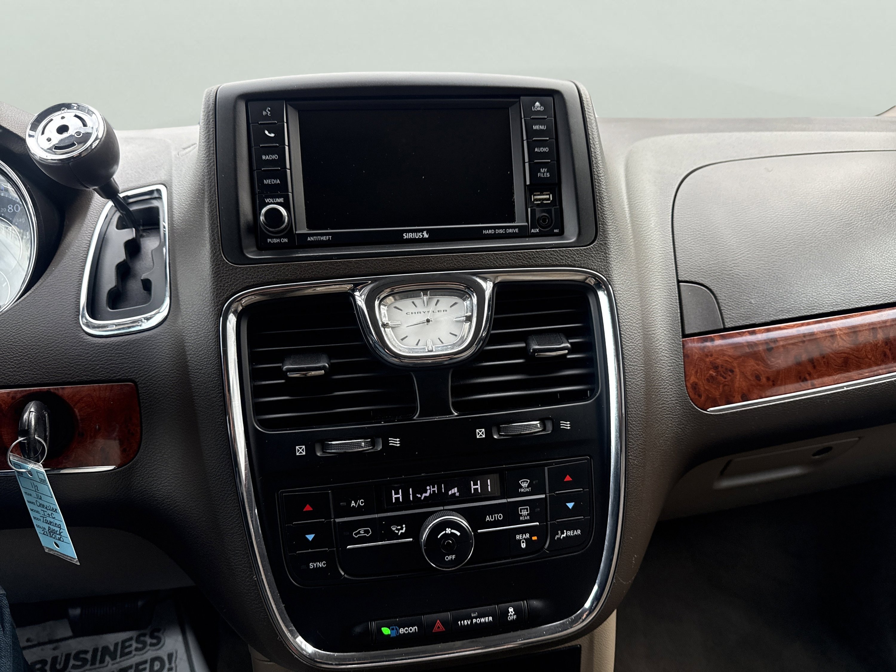 Used 2016 Chrysler Town & Country Touring image 20