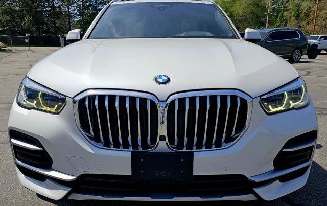 Used 2022 BMW X5 xDrive40i w/ Executive Package AWD/4WD image 2