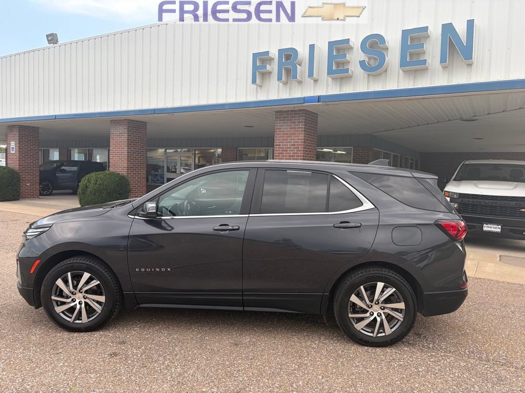 Used 2023 Chevrolet Equinox LT AWD/4WD image 2