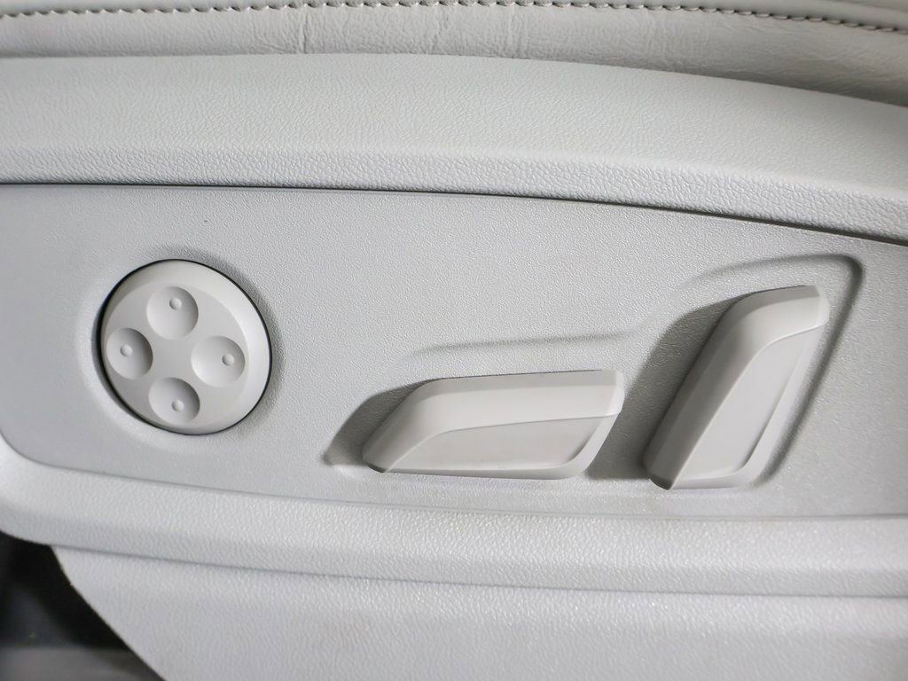 Used 2024 Audi Q5 2.0T Premium w/ Convenience Package image 33