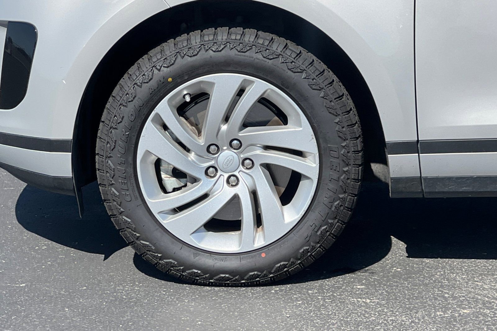 Used 2020 Land Rover Range Rover Evoque S AWD/4WD image 28