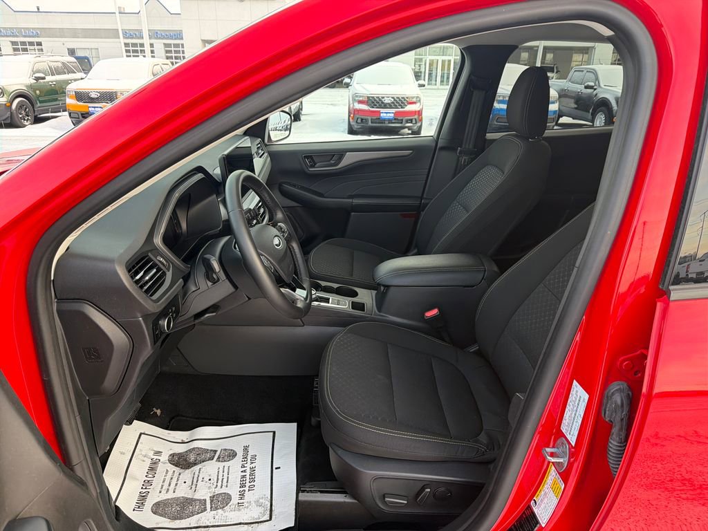 Used 2024 Ford Escape Active w/ Tech Pack #1 AWD/4WD image 9