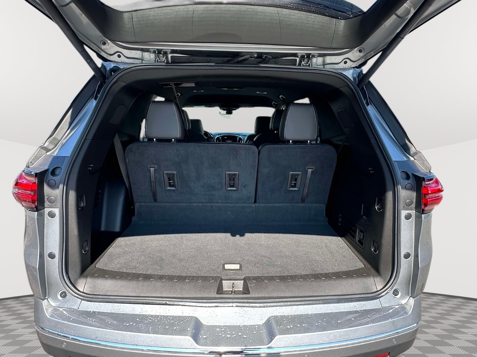 Used 2023 Chevrolet Traverse Premier w/ LPO, Floor Liner Package FWD image 34
