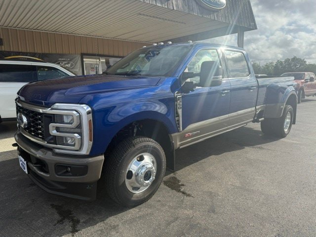 New 2026 Ford F350 King Ranch w/ FX4 Off-Road Package AWD/4WD image 2