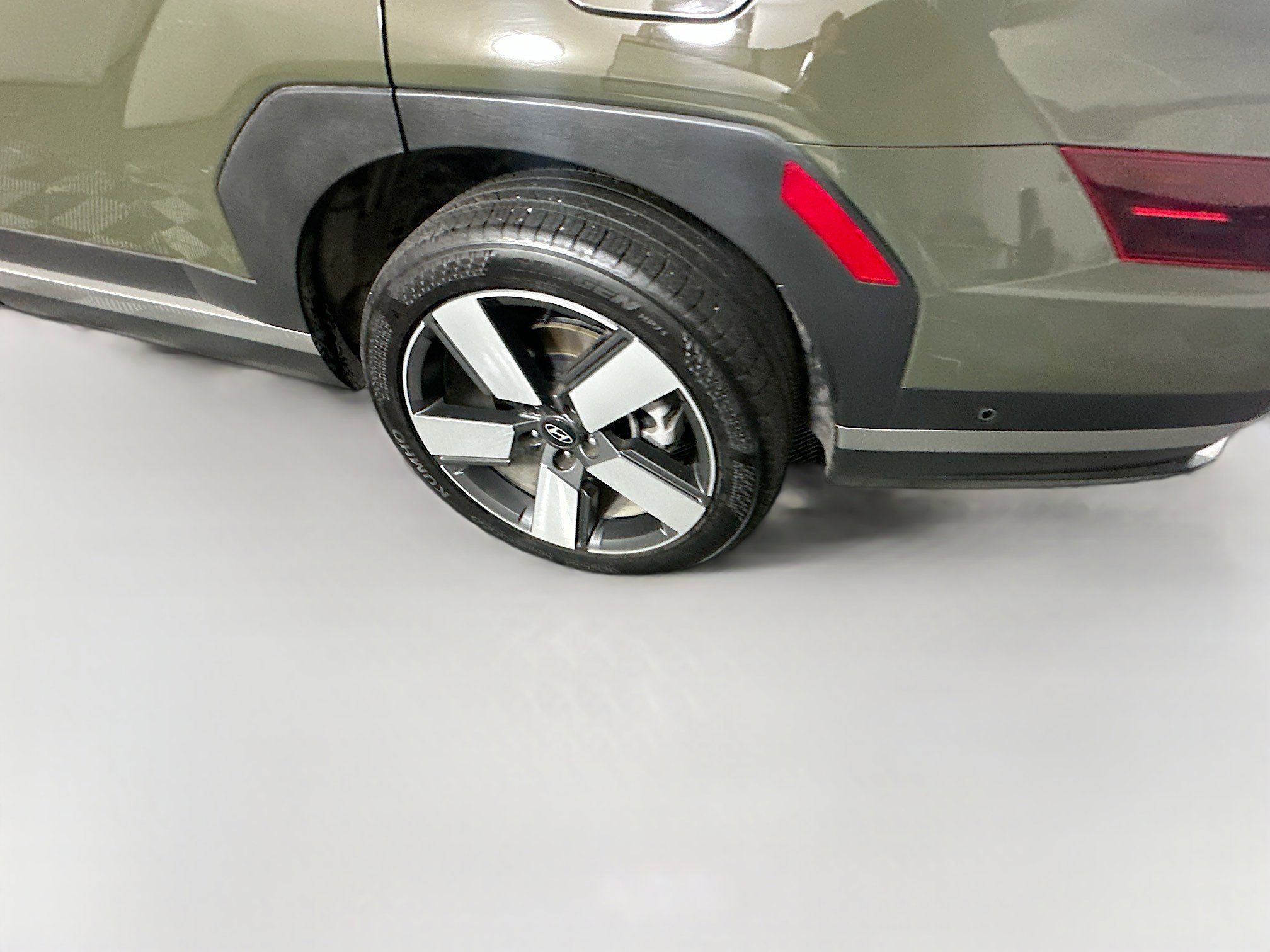 Used 2025 Hyundai Santa Fe Limited image 11