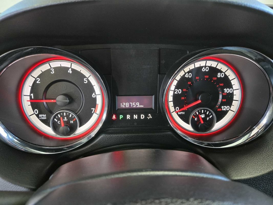 Used 2014 RAM C/V Tradesman w/ UConnect Hands-Free Group FWD image 12