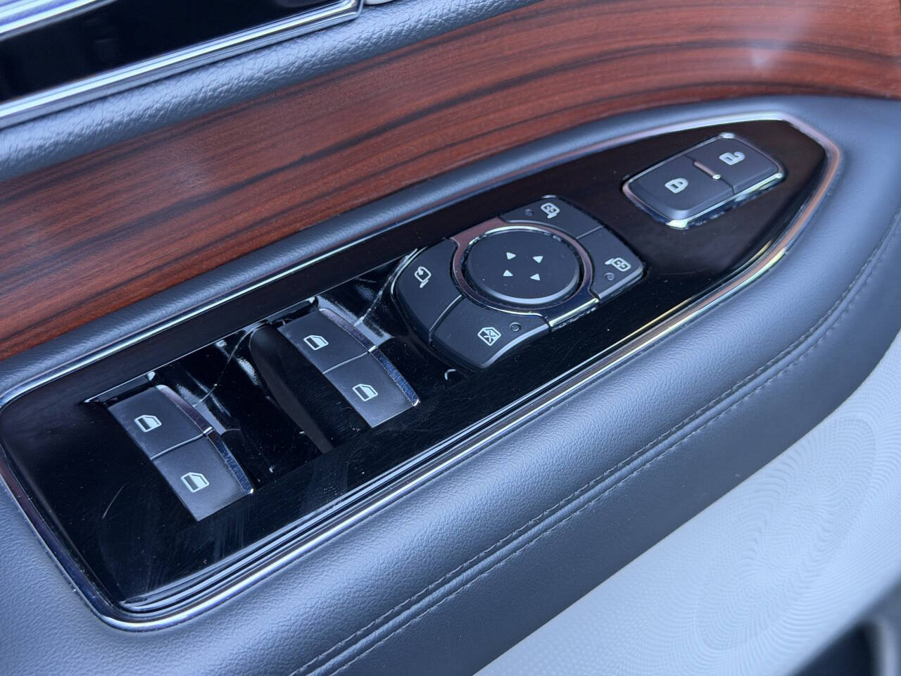 Used 2022 Lincoln Navigator Reserve AWD/4WD image 18