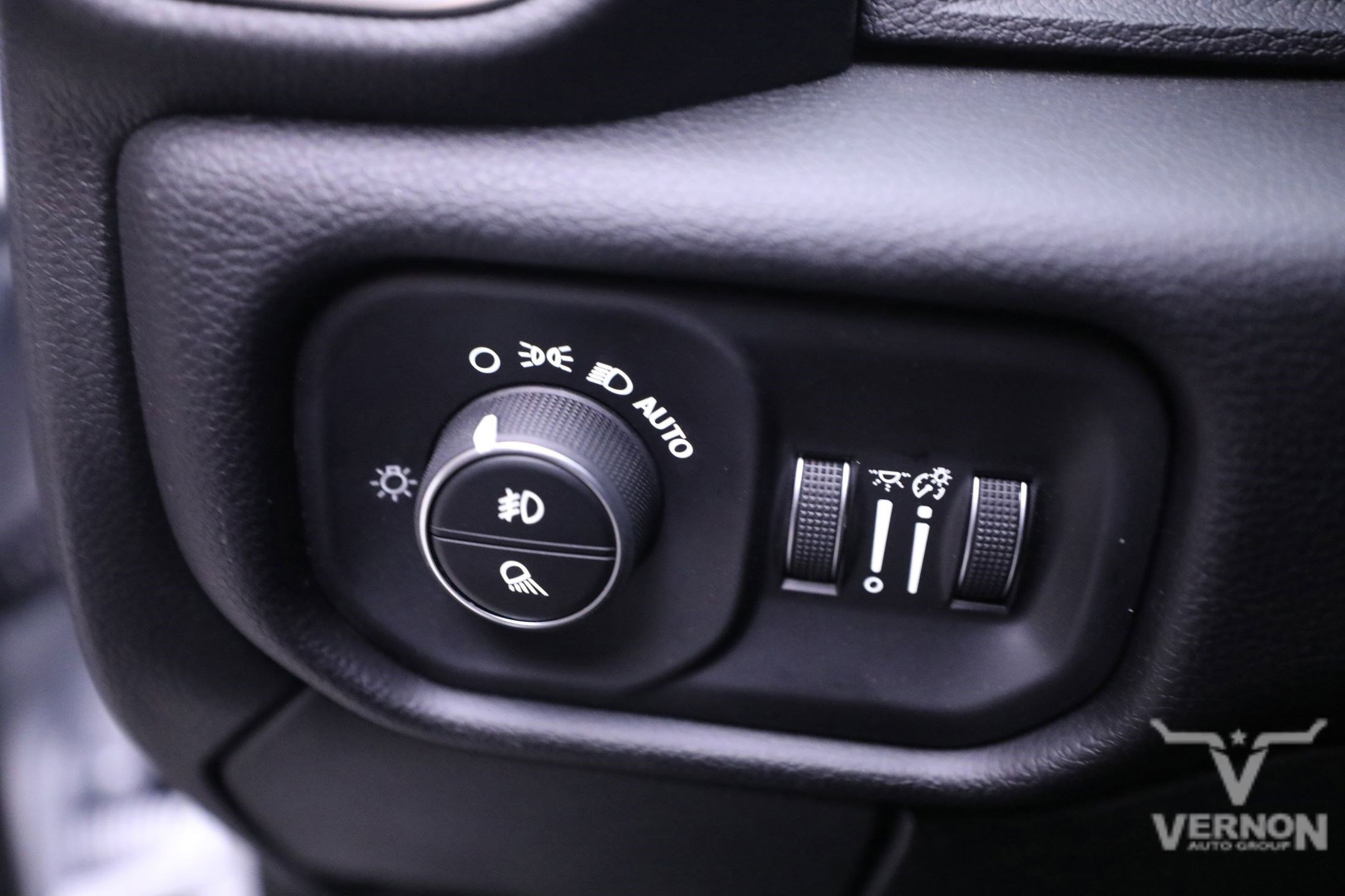 New 2025 RAM 3500 Laramie image 15