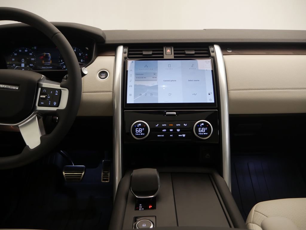 Used 2025 Land Rover Discovery Dynamic SE image 36