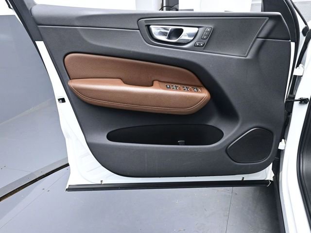 Used 2019 Volvo XC60 T5 Momentum w/ Premium Package image 20