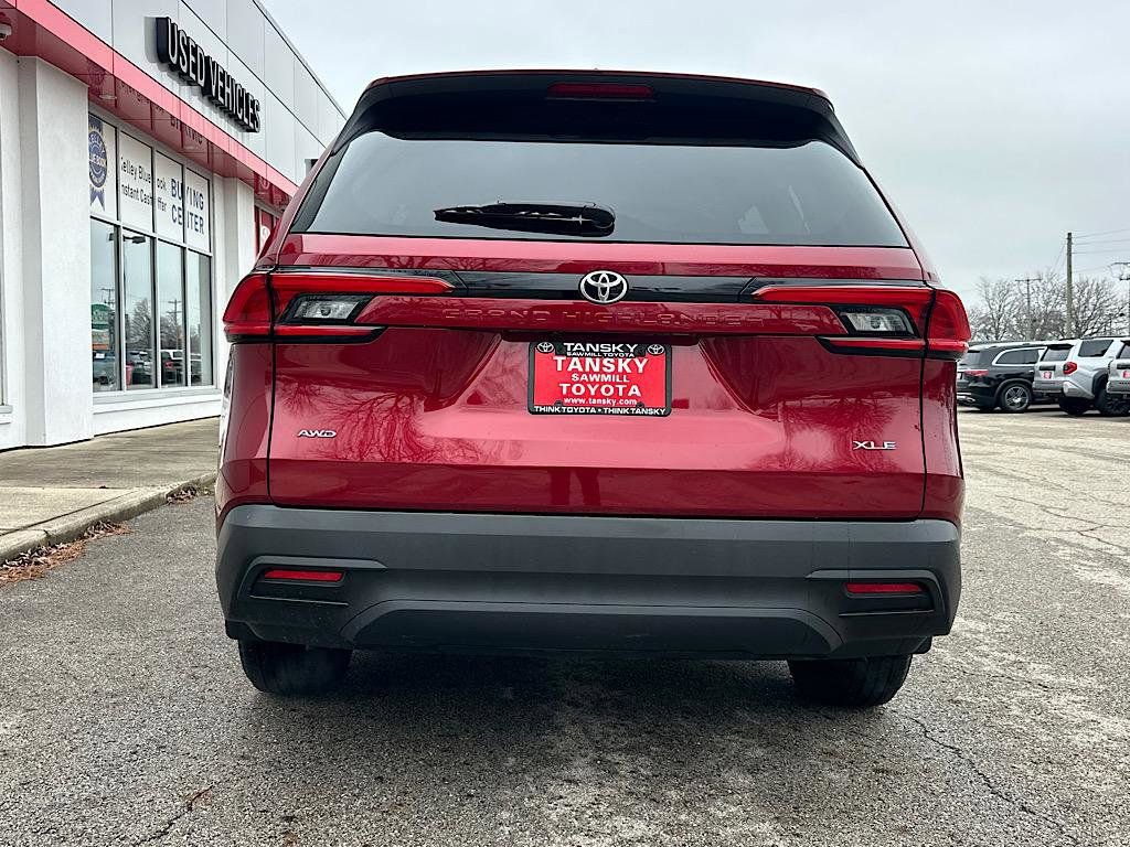 Certified 2024 Toyota Grand Highlander XLE image 4
