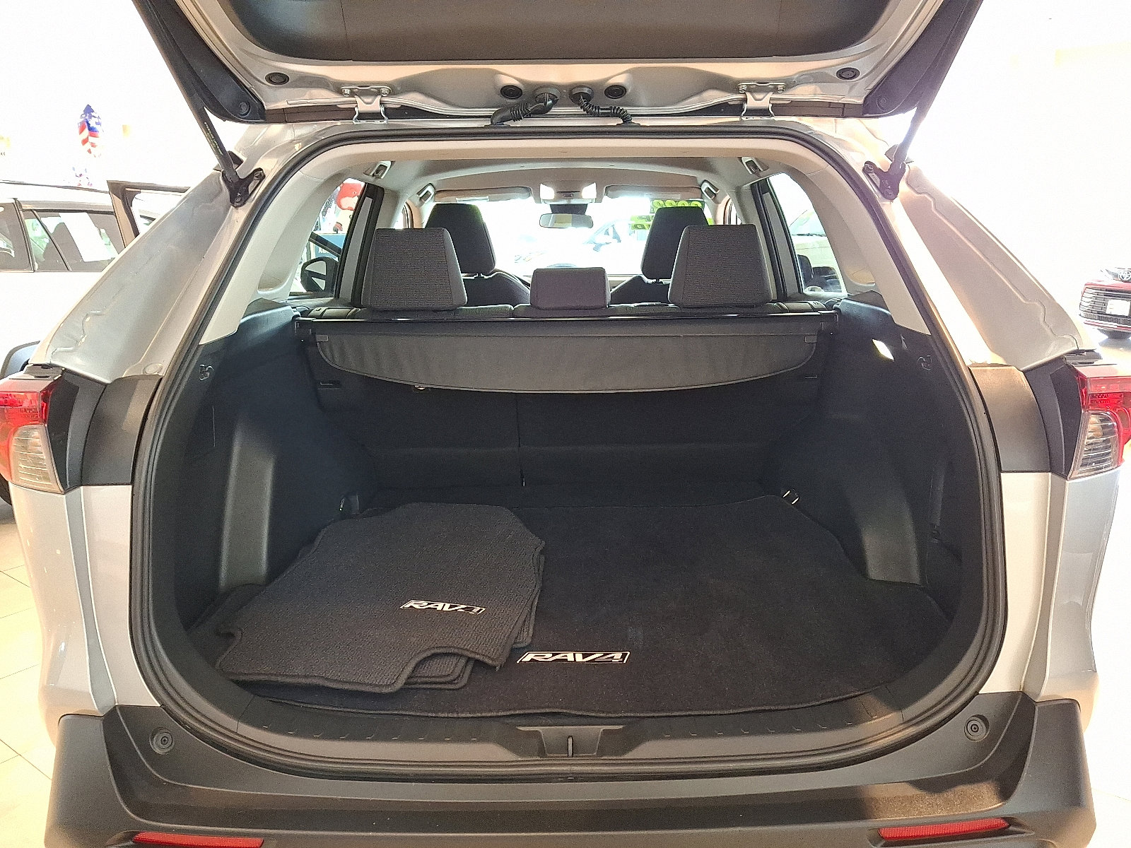 Certified 2022 Toyota RAV4 LE image 27