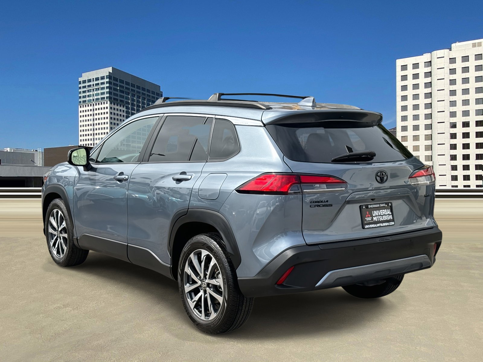 Used 2023 Toyota Corolla Cross XLE image 4