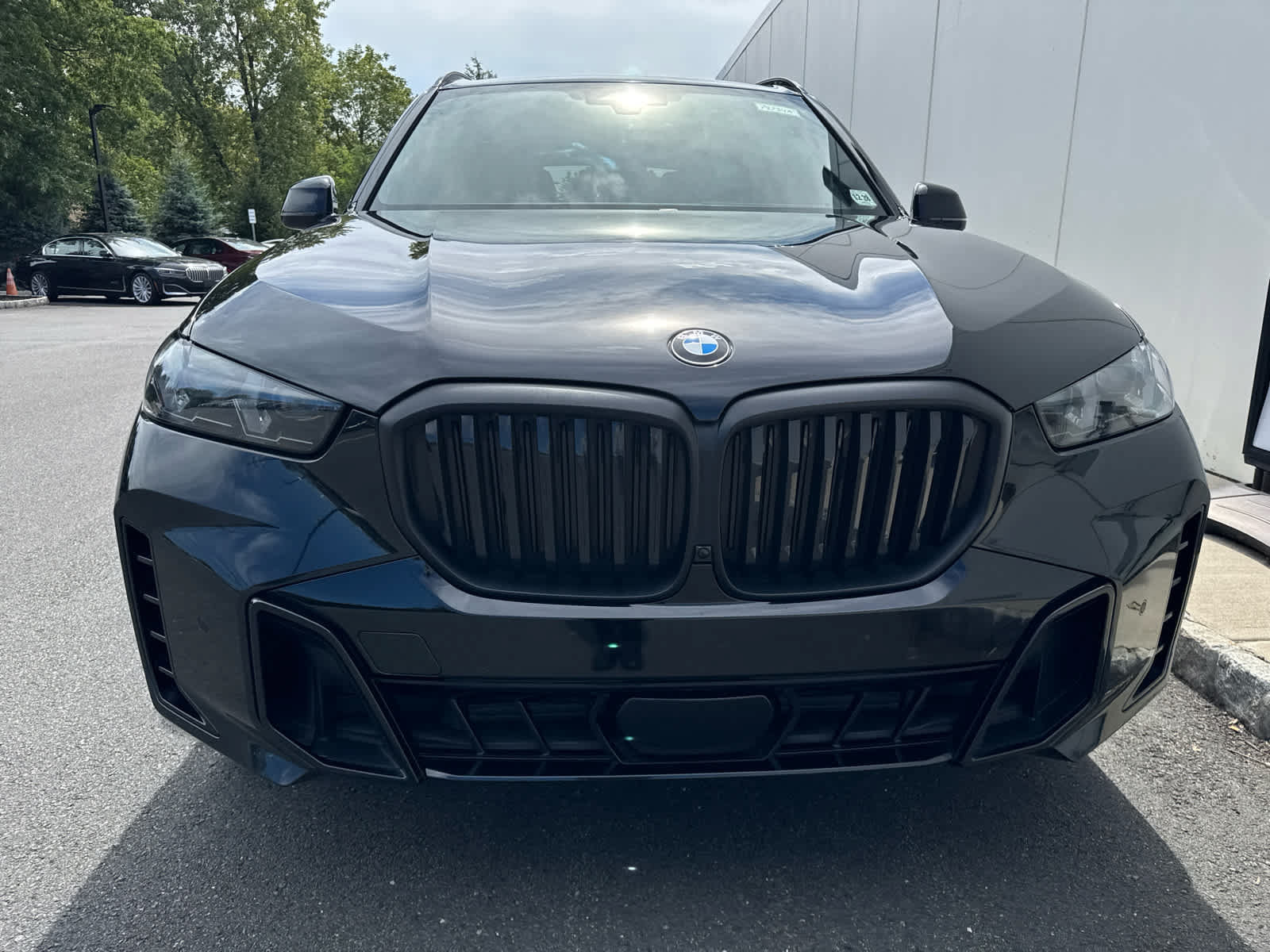 Used 2024 BMW X5 xDrive40i w/ M Sport Package AWD/4WD image 3