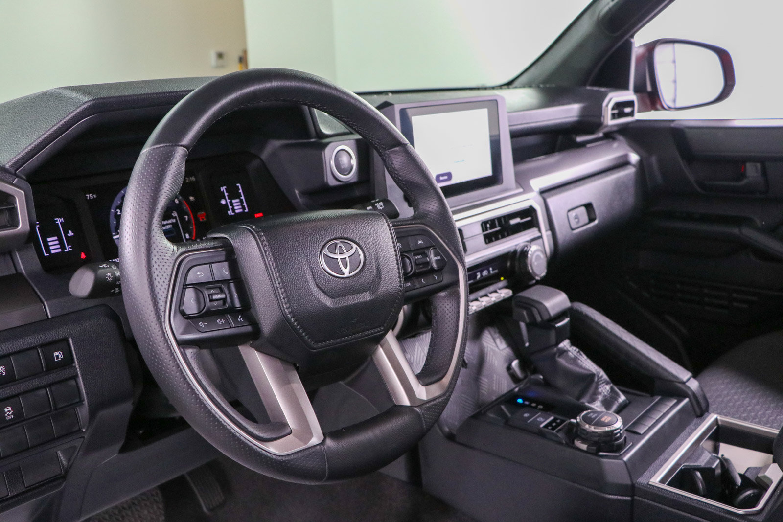 Used 2026 Toyota 4Runner SR5 AWD/4WD image 23