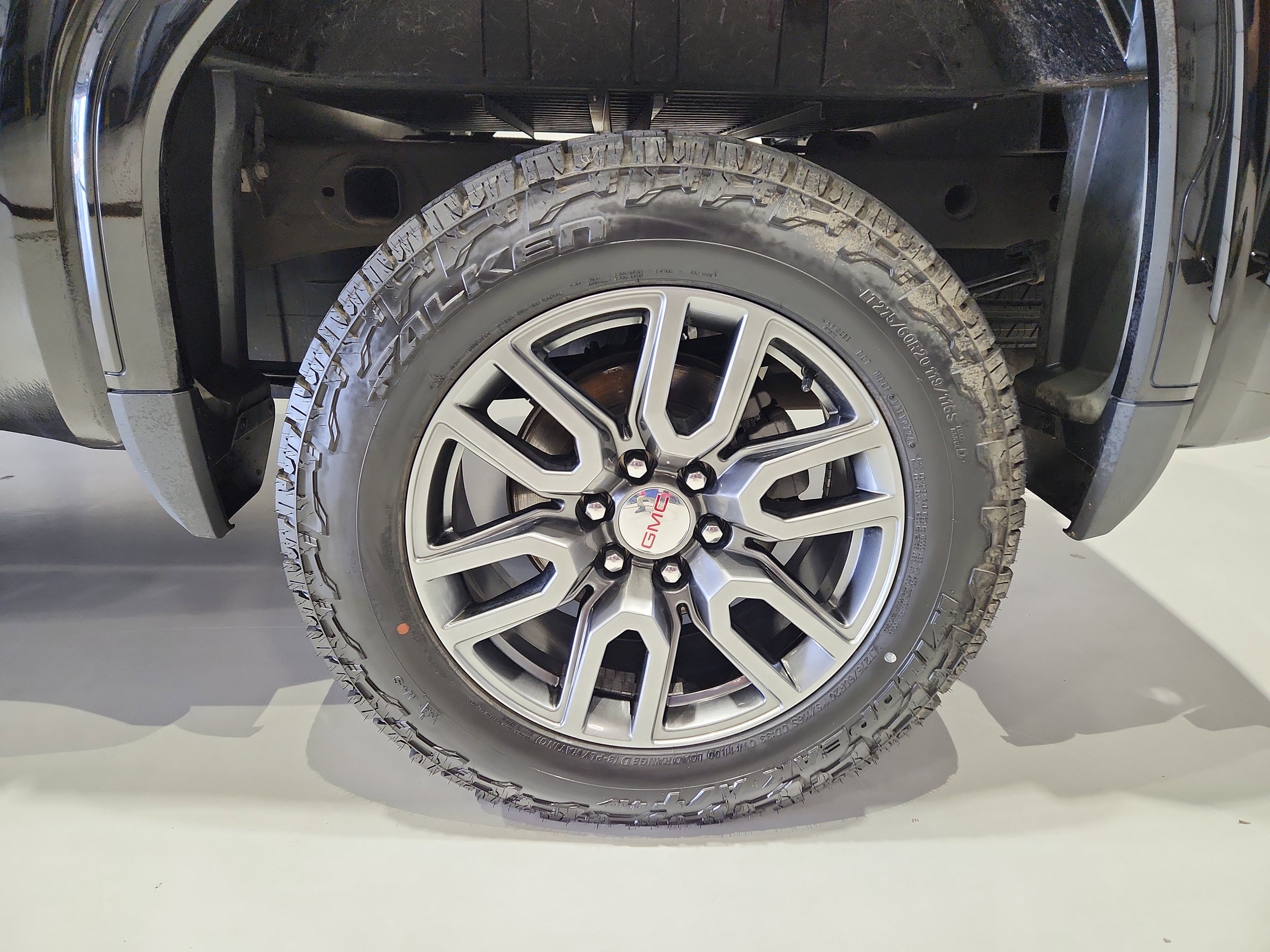 Certified 2022 GMC Sierra 1500 AT4 w/ AT4 Premium Package image 18