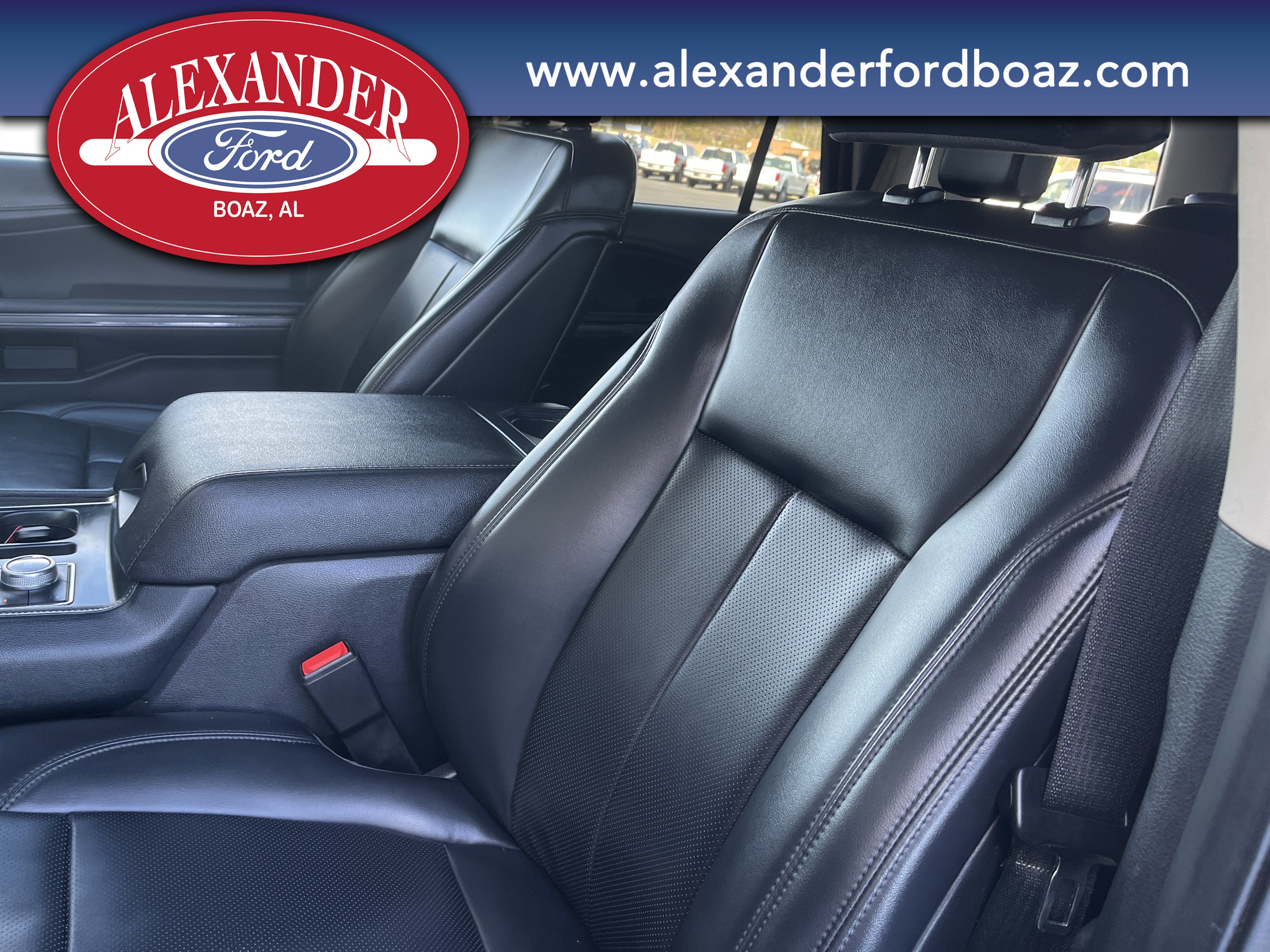 Used 2024 Ford Expedition XLT image 11