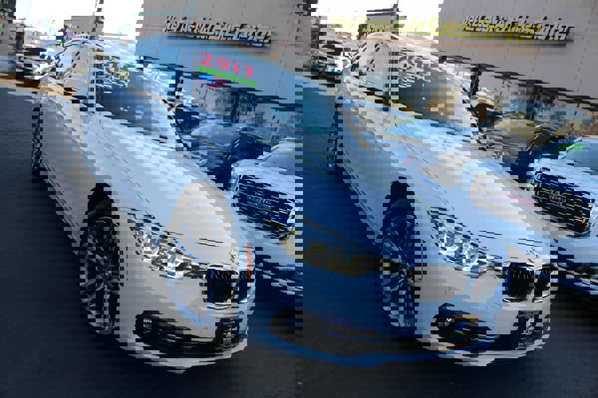 Used 2017 BMW 330i Sedan RWD image 32