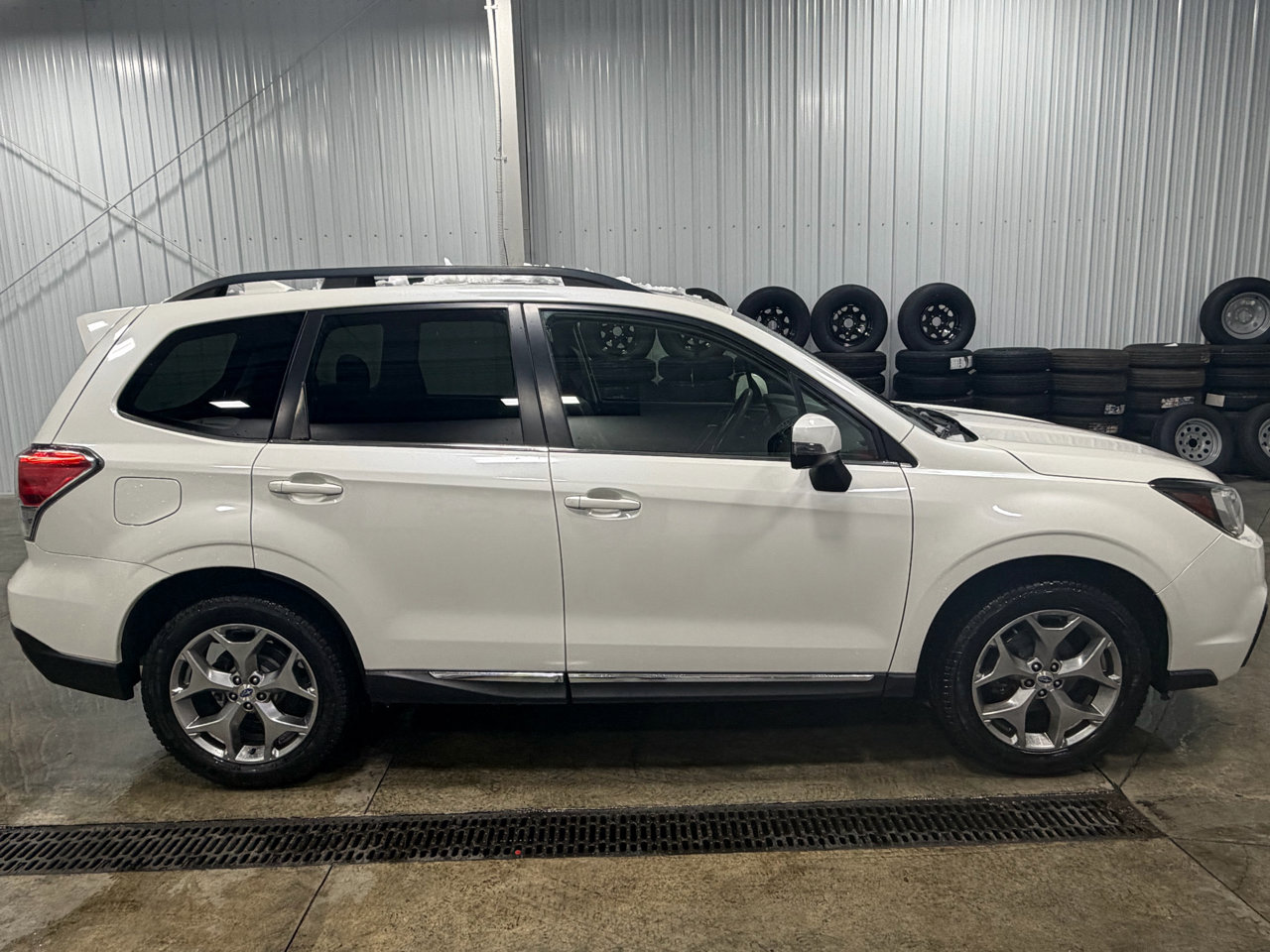 Used 2017 Subaru Forester 2.5i Touring w/ Popular Package #2 image 2
