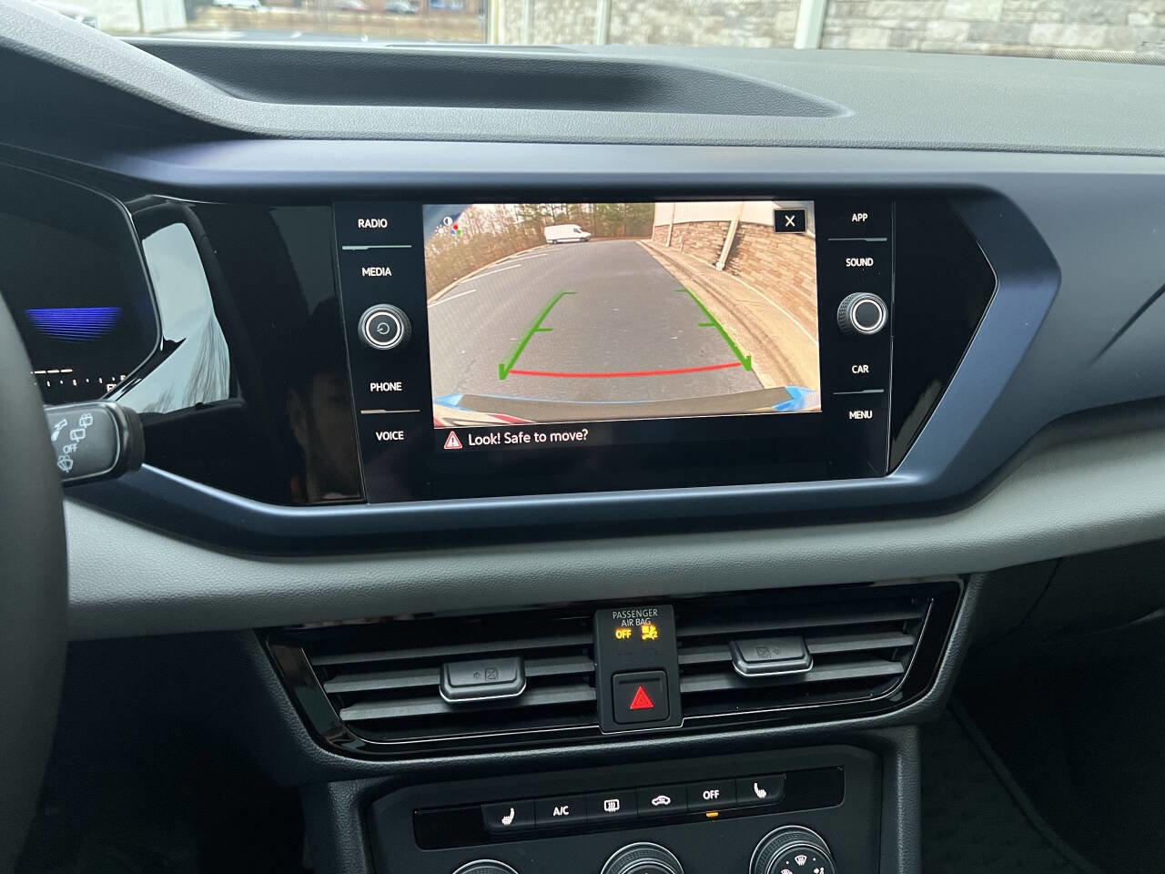 Used 2022 Volkswagen Taos SE image 10