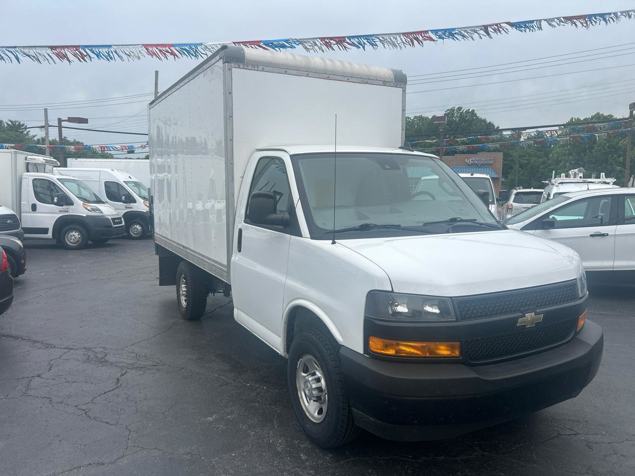 Used 2021 Chevrolet Express 3500 RWD image 4