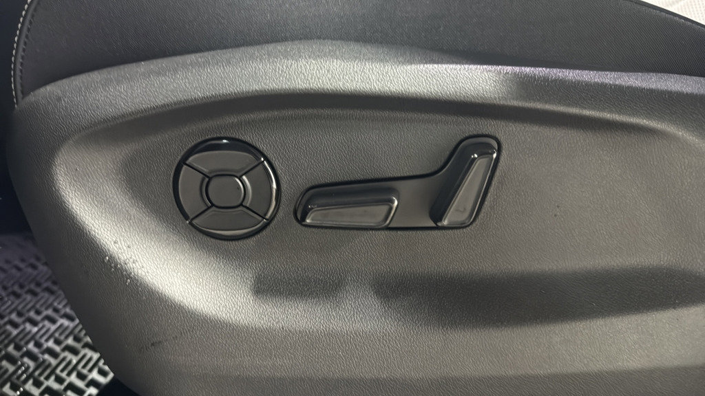 New 2026 Volkswagen Tiguan SE image 18