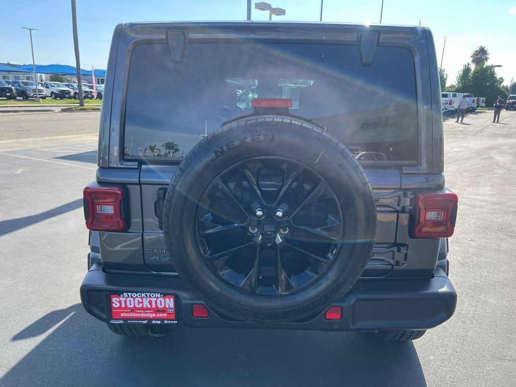Used 2025 Jeep Wrangler Unlimited Sahara w/ Safety Group AWD/4WD image 11